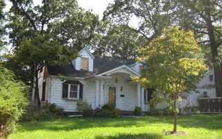 43 Plymouth Dr S, Glen Head, NY 11545
