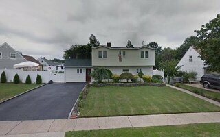 43 Ripple Ln, Levittown, NY 11756