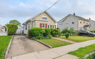 43 Westbury Ave, Mineola, NY 11501