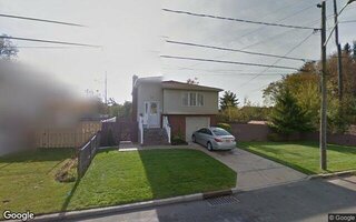 430 Heathcote Rd, Lindenhurst, NY 11757