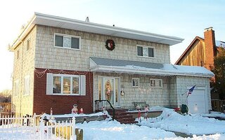 430 Roosevelt Ave, Freeport, NY 11520