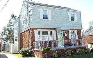 433 Argyle Rd, Mineola, NY 11501