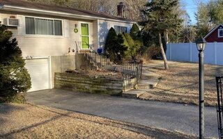 433 Browns Rd, Nesconset, NY 11767