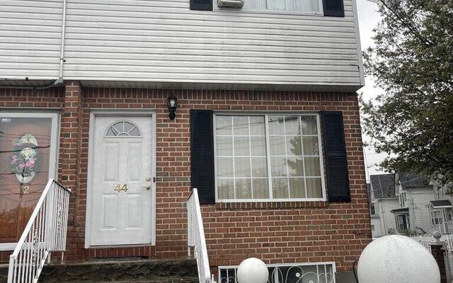 44 Bennett St, Staten Island, NY 10302 (Porch)
