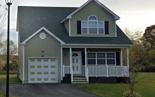44 Chauncey Ln, Coram, NY 11727