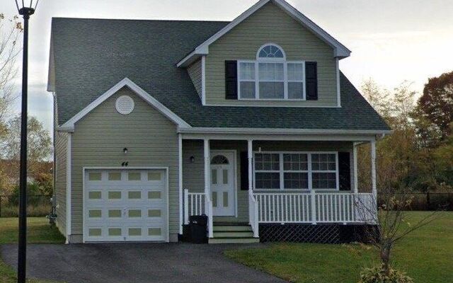 44 Chauncey Ln, Coram, NY 11727 (Porch)