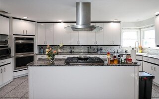 44 E End Ave, Hicksville, NY 11801