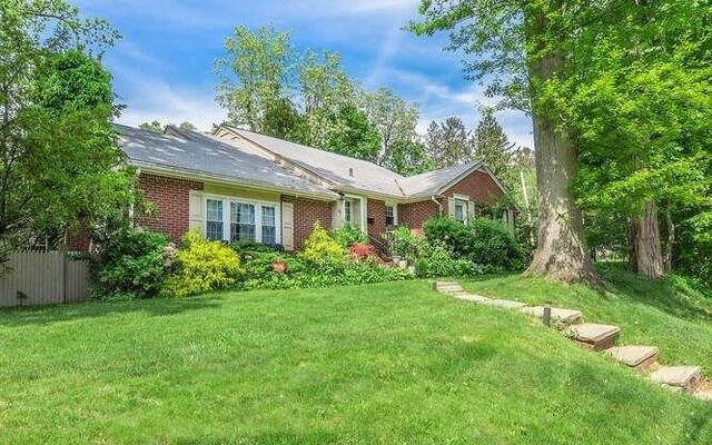 44 Glenwood Rd, Glen Head, NY 11545 (Yard)