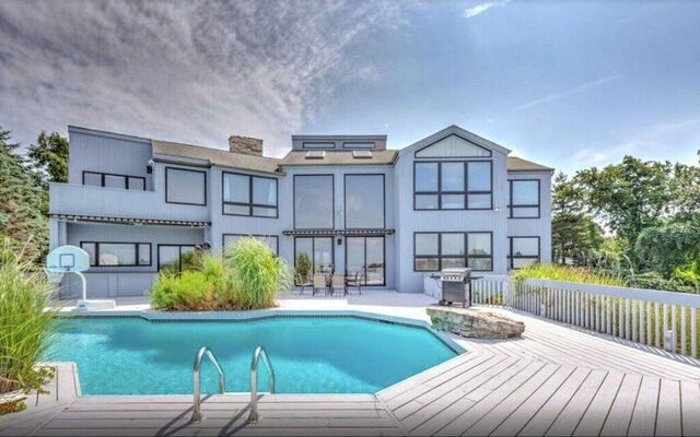 44 Kettle Hole Rd, Montauk, NY 11954 (Swimming Pool)