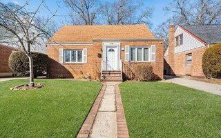 44 Mount Joy Ave, Freeport, NY 11520