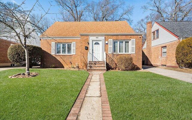 44 Mount Joy Ave, Freeport, NY 11520 (Yard)