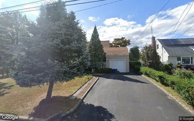 44 Seley Dr, North Babylon, NY 11703