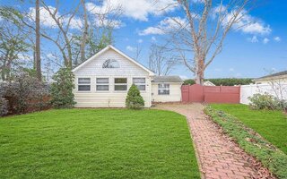 44 Wylde Rd, Mount Sinai, NY 11766