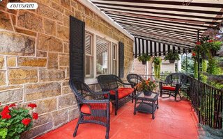 440 Bch 141st St, Rockaway Park, NY 11694