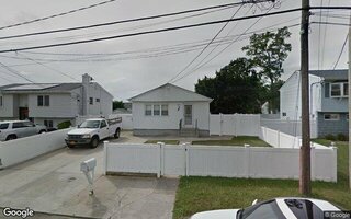 442 42nd St, Copiague, NY 11726
