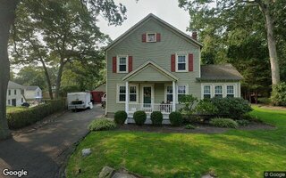 447 Riverside Dr, Riverhead, NY 11901