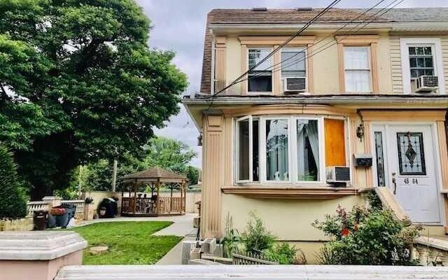 45-64 170th St, Flushing, NY 11358