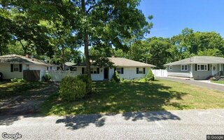 45 Crestwood Dr, Shirley, NY 11967