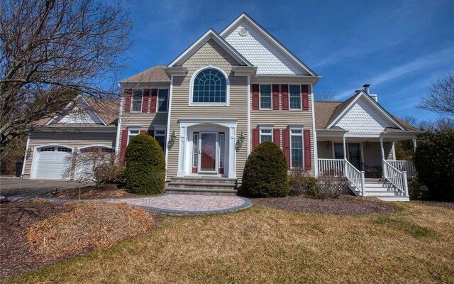 45 Grasslands Cir, Mount Sinai, NY 11766