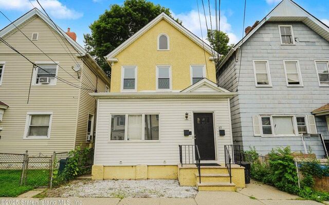 45 Hamilton St #1, Staten Island, NY 10304 (House View)