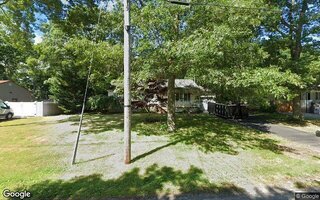 45 Oak Ave, Shirley, NY 11967