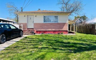 45 Park Ave, Brentwood, NY 11717