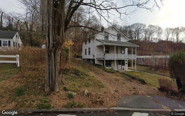 45 Potter Ln, Halesite, NY 11743