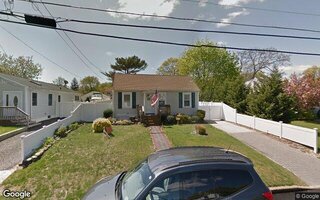 45 S Summit Ave, Patchogue, NY 11772