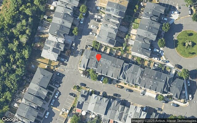 45 Scenic Ln, Staten Island, NY 10304