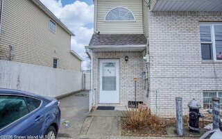 45 Towers Ln, Staten Island, NY 10314