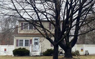 45 Winston Dr, Shirley, NY 11967