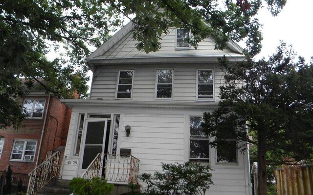4529 Marathon Pkwy, Douglaston, NY 11362 (House View)
