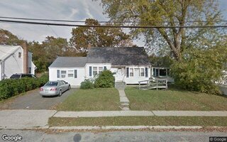 454 N Indiana Ave, Lindenhurst, NY 11757