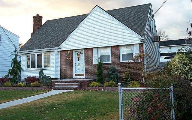456 Lucille Ave, Elmont, NY 11003