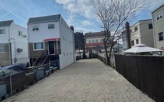 457 Bch 64th St, Arverne, NY 11692