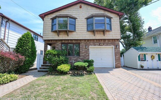459 Bloomingdale Rd, Staten Island, NY 10309 (Garage)