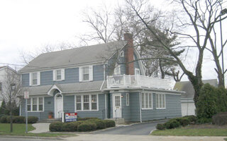 46 Conklin St, Farmingdale, NY 11735