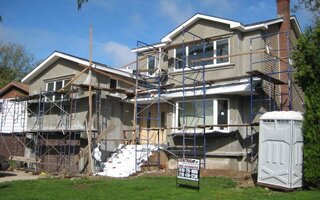 46 Country Dr, Plainview, NY 11803