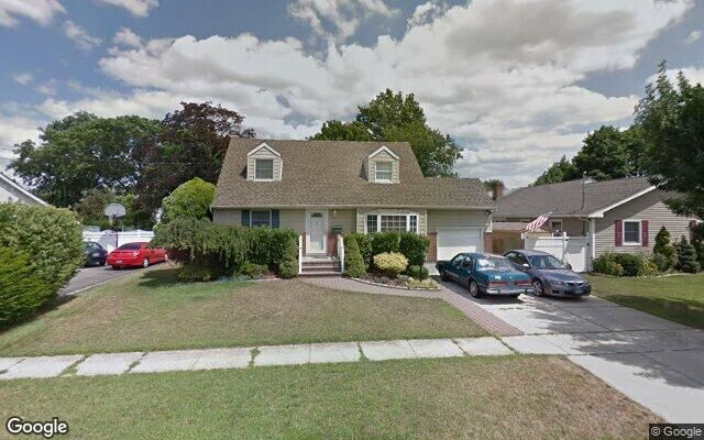 46 Crestwood Blvd, Farmingdale, NY 11735