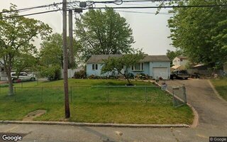 46 Floyd St, Brentwood, NY 11717