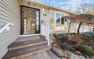 46 Ivy Dr, Jericho, NY 11753