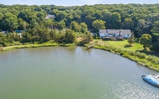 46 Mount Grey Rd, Stony Brook, NY 11790