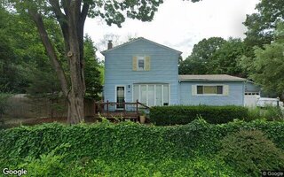 46 Oakdale Ave, East Patchogue, NY 11772