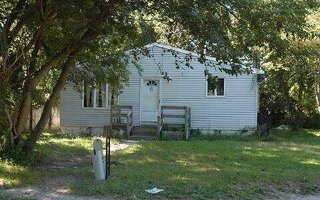 46 Saint George Dr W, Shirley, NY 11967