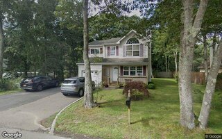 46 Shinnecock Ave, East Quogue, NY 11942