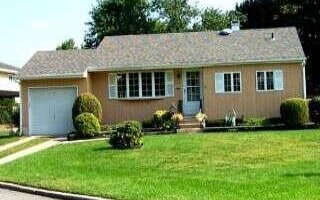 465 Lincoln Ave, Brentwood, NY 11717