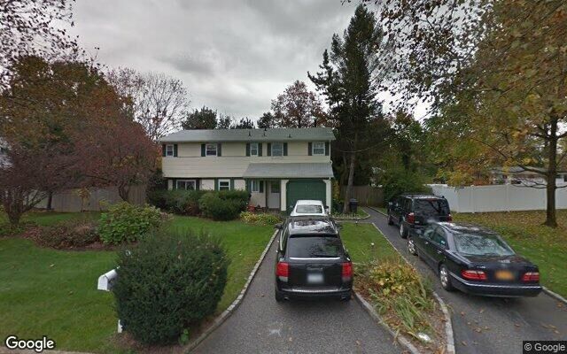469 Pulaski Rd, Greenlawn, NY 11740