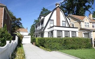 47-18 163rd St, Flushing, NY 11358