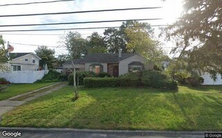 47 Boulevard Ave, West Islip, NY 11795