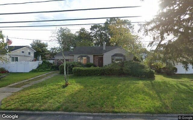 47 Boulevard Ave, West Islip, NY 11795